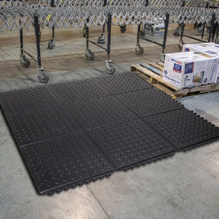 Checker Top Rubber Interlocking Floor Mat