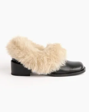 Fur Rounded Loafer in Black