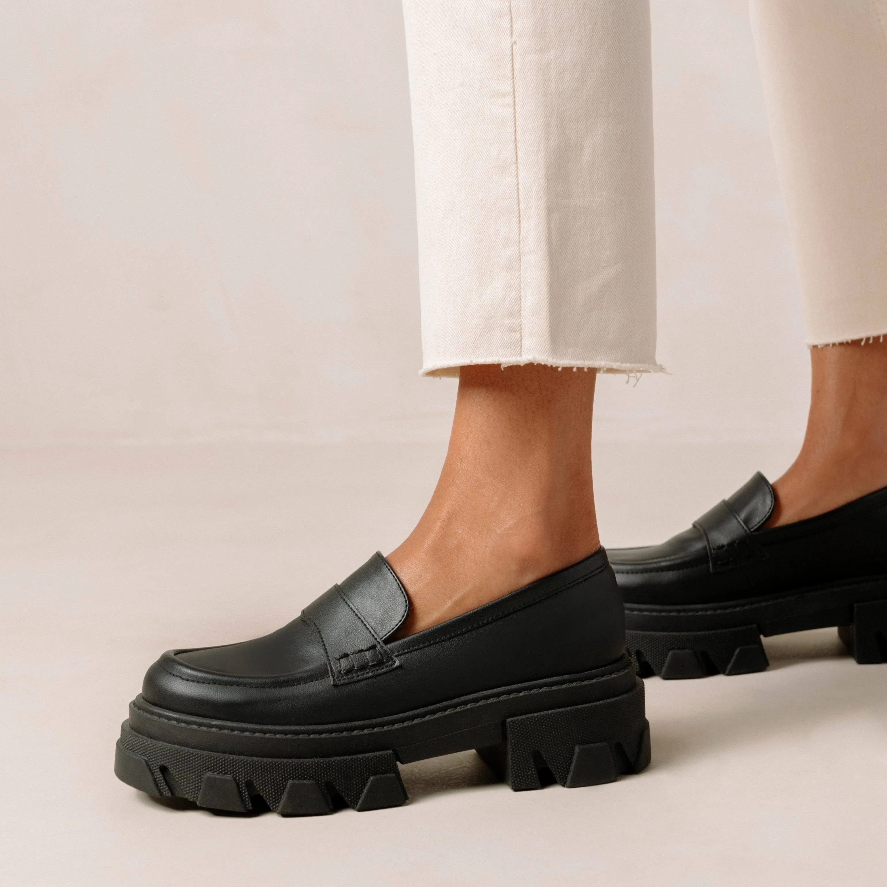 Trailblazer Loafer- Black