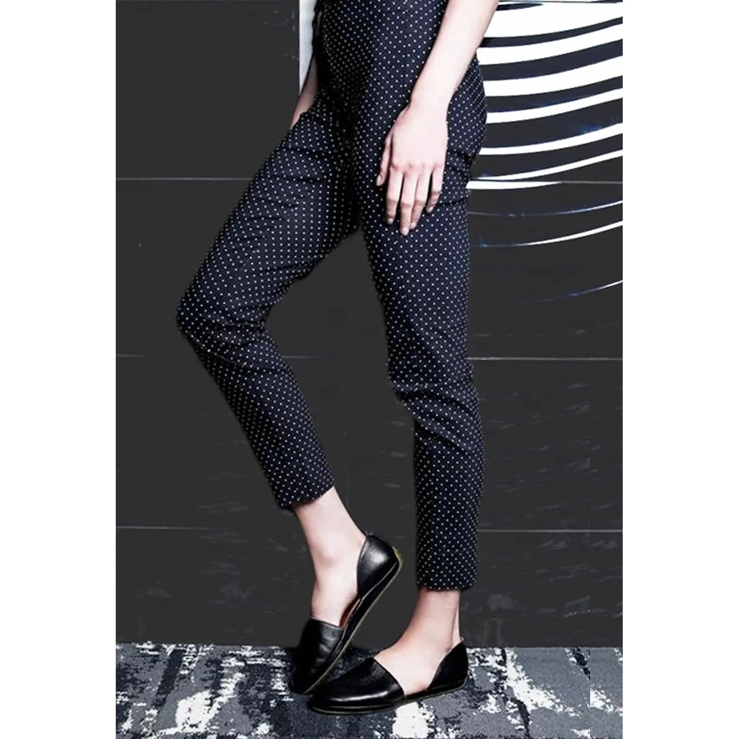 Women's L'Amour Des Pieds Yemina Black Lamba Leather